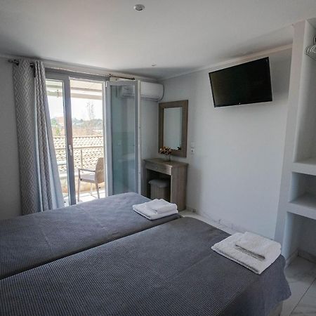 Golden Dolphin Studios & Apartments Αλυκών Εξωτερικό φωτογραφία