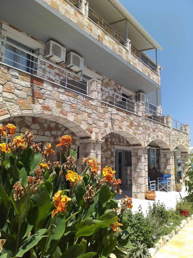 Golden Dolphin Studios & Apartments Αλυκών Εξωτερικό φωτογραφία
